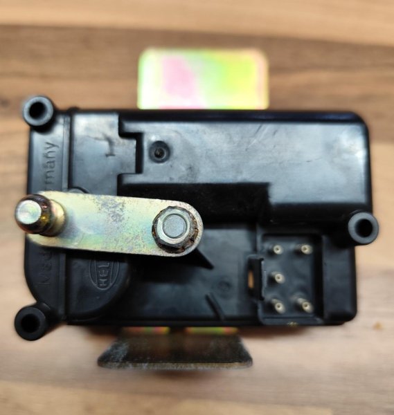 Foto van Actuator klimaatregeling Porsche 964 herstelling 993 | Autokerkhof.be